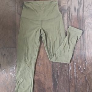 Lululemon crop winder unders